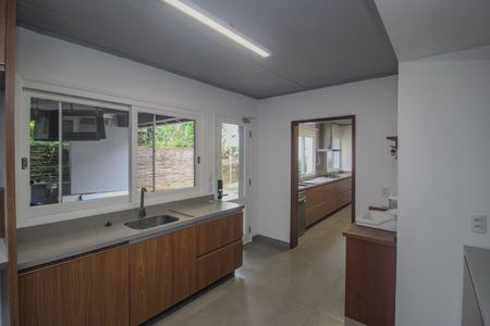 Casa de condomínio para alugar com 840m², 4 quartos e 2 vagas Casa de condomínio para alugar com 840m², 4 quartos e 2 vagasÁrea de serviço