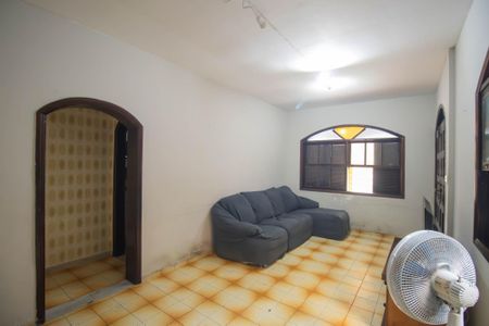 Sala de casa para alugar com 2 quartos, 180m² em Venda da Cruz, São Gonçalo