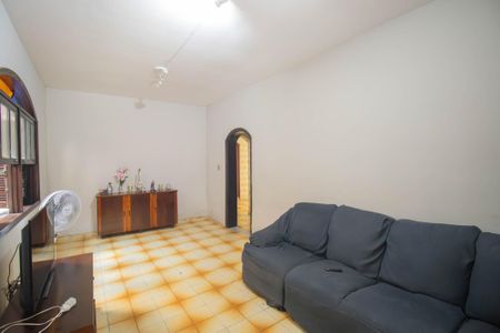 Sala de casa para alugar com 2 quartos, 180m² em Venda da Cruz, São Gonçalo