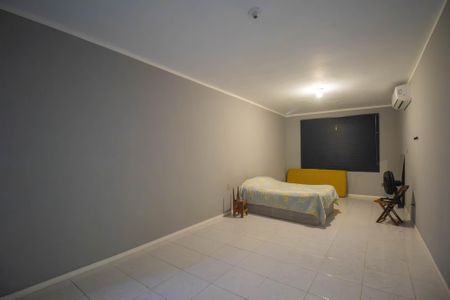 Suíte 1 de casa para alugar com 2 quartos, 180m² em Venda da Cruz, São Gonçalo