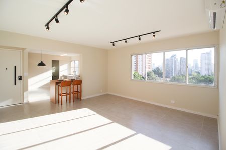 Sala de apartamento à venda com 3 quartos, 84m² em Vila Olímpia, São Paulo