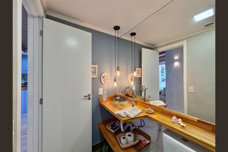 Apartamento à venda com 70m², 2 quartos e 1 vaga Apartamento à venda com 70m², 2 quartos e 1 vagaBanheiro