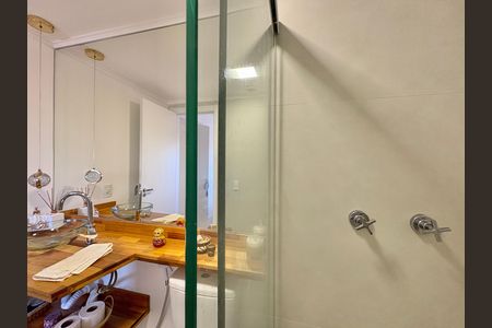 Apartamento à venda com 70m², 2 quartos e 1 vaga Apartamento à venda com 70m², 2 quartos e 1 vagaBanheiro da Suíte