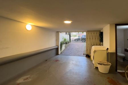Garagem de casa à venda com 3 quartos, 300m² em Vila Mariana, São Paulo