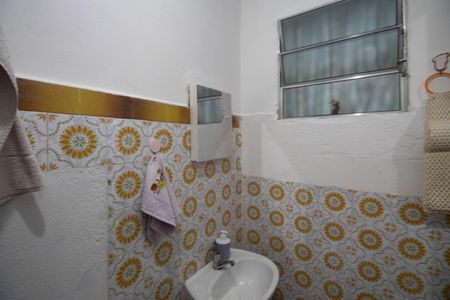Casa à venda com 80m², 3 quartos e 1 vagaBanheiro 2