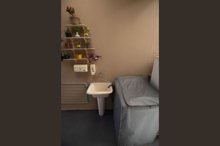 Casa à venda com 80m², 3 quartos e 1 vagaÁrea de Serviço