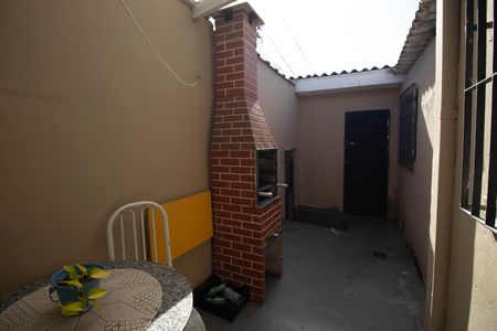 Casa à venda com 80m², 3 quartos e 1 vagaÁrea de Serviço