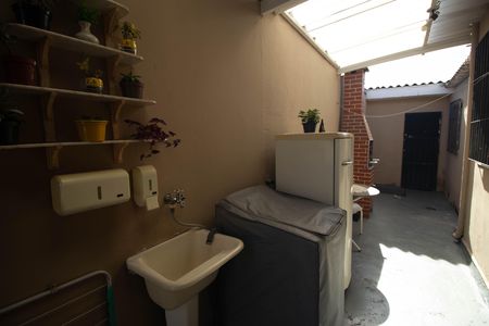 Casa à venda com 80m², 3 quartos e 1 vagaÁrea de Serviço