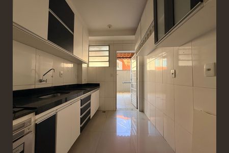 Cozinha de apartamento à venda com 2 quartos, 90m² em Manacás, Belo Horizonte
