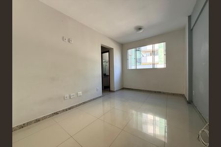 Sala de apartamento à venda com 2 quartos, 90m² em Manacás, Belo Horizonte