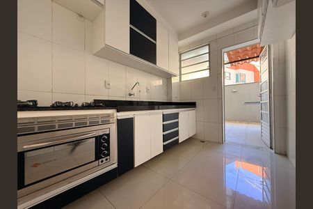Apartamento à venda com 90m², 2 quartos e 1 vagaCozinha