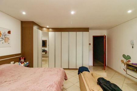 Casa para alugar com 375m², 5 quartos e 2 vagas