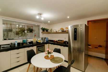 Casa para alugar com 375m², 5 quartos e 2 vagas