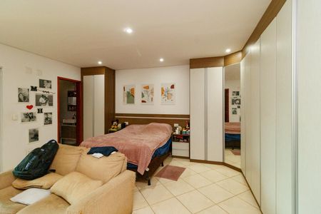 Casa para alugar com 375m², 5 quartos e 2 vagas