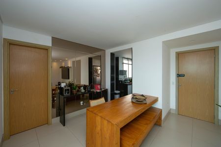 Apartamento à venda com 85m², 3 quartos e 2 vagas Apartamento à venda com 85m², 3 quartos e 2 vagasSala