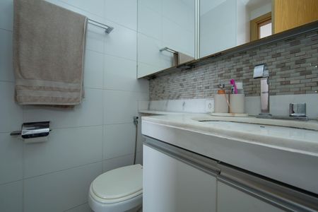 Apartamento à venda com 85m², 3 quartos e 2 vagas Apartamento à venda com 85m², 3 quartos e 2 vagasBanheiro da Suíte