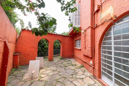 Casa para alugar com 300m², 4 quartos e 1 vagaQuintal