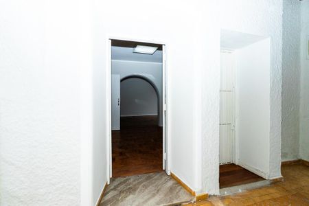 Casa para alugar com 300m², 4 quartos e 1 vagaEntrada