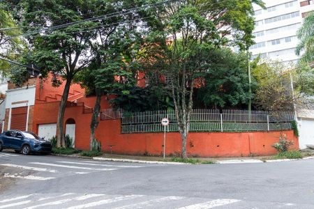 Casa para alugar com 300m², 4 quartos e 1 vagaFachada