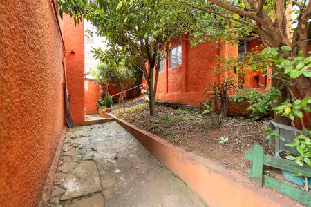 Casa para alugar com 300m², 4 quartos e 1 vagaQuintal