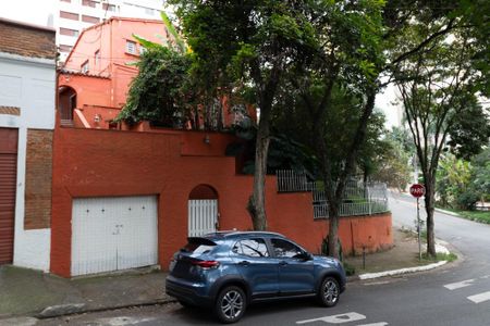 Casa para alugar com 300m², 4 quartos e 1 vagaFachada