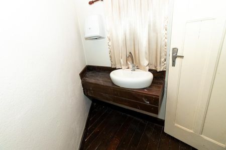Casa para alugar com 300m², 4 quartos e 1 vagaEdícula - Lavabo 