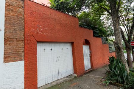 Casa para alugar com 300m², 4 quartos e 1 vagaFachada
