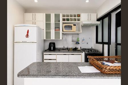 Cozinha de apartamento para alugar com 2 quartos, 50m² em Itacorubi, Florianópolis