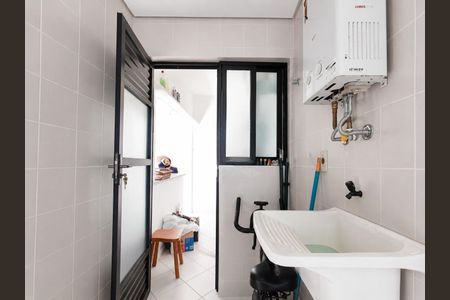 Banheiro de apartamento para alugar com 2 quartos, 50m² em Itacorubi, Florianópolis