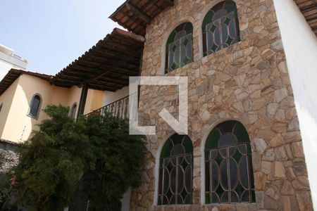 Casa para alugar com 400m², 4 quartos e 10 vagas