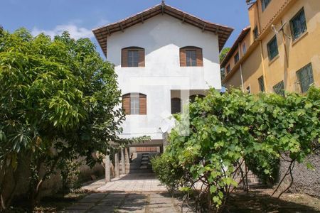 Casa para alugar com 400m², 4 quartos e 10 vagas