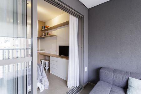 Varanda de kitnet/studio para alugar com 1 quarto, 36m² em Moema, São Paulo