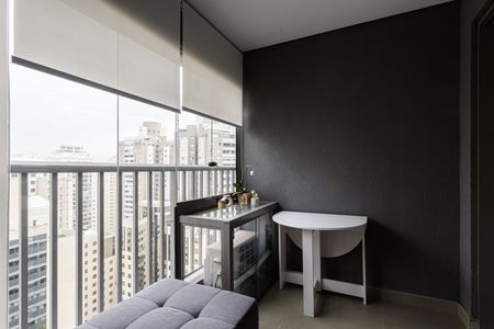 Varanda de kitnet/studio para alugar com 1 quarto, 36m² em Moema, São Paulo