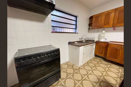Casa para alugar com 120m², 5 quartos e 2 vagasCozinha 