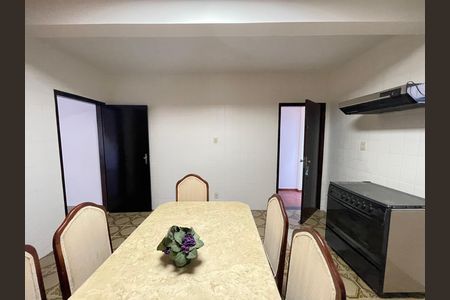 Casa para alugar com 120m², 5 quartos e 2 vagasCozinha