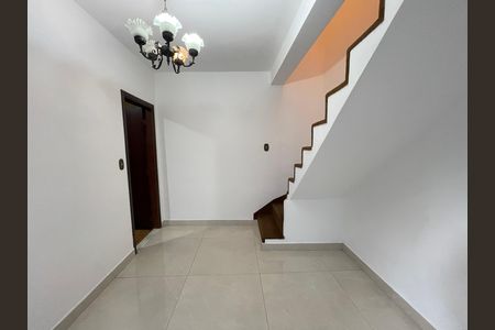 Casa para alugar com 120m², 5 quartos e 2 vagasEdícula - Sala