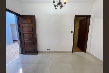 Casa para alugar com 120m², 5 quartos e 2 vagasEdícula - Sala