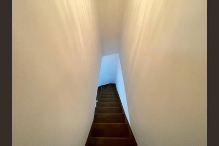 Casa para alugar com 120m², 5 quartos e 2 vagasEdícula - Escada