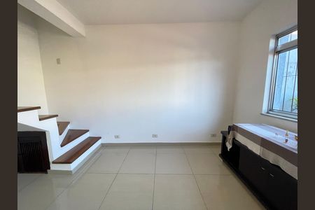 Casa para alugar com 120m², 5 quartos e 2 vagasSala