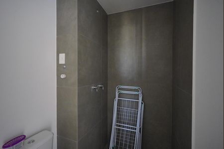 Banheiro de kitnet/studio à venda com 1 quarto, 45m² em Cidade Baixa, Porto Alegre