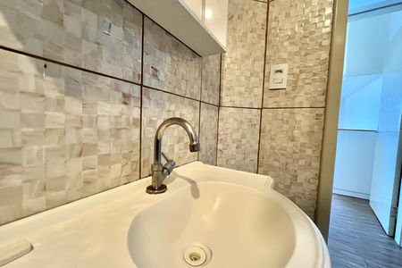 Apartamento à venda com 76m², 2 quartos e 1 vagaBanheiro