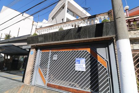 Casa para alugar com 350m², 3 quartos e 2 vagasFachada