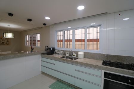 Casa para alugar com 350m², 3 quartos e 2 vagasCozinha