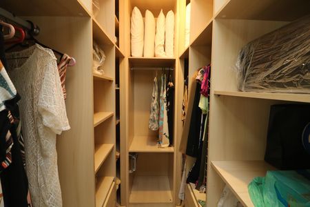 Casa para alugar com 350m², 3 quartos e 2 vagasCloset Suíte 