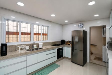 Casa para alugar com 350m², 3 quartos e 2 vagas Casa para alugar com 350m², 3 quartos e 2 vagasCozinha