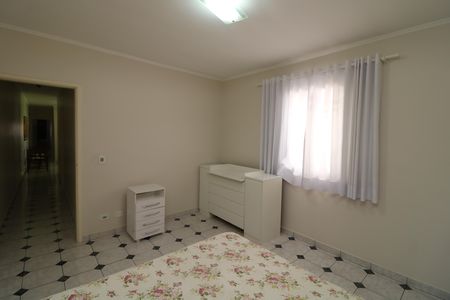 Casa para alugar com 350m², 3 quartos e 2 vagasSuíte 