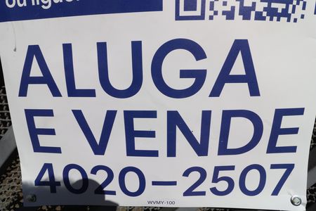 Casa para alugar com 350m², 3 quartos e 2 vagasFachada