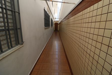 Casa para alugar com 350m², 3 quartos e 2 vagasCorredor