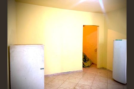Casa para alugar com 45m², 1 quarto e sem vaga