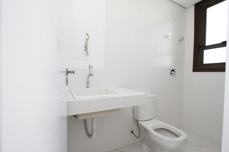 Apartamento à venda com 363m², 4 quartos e 4 vagasBanheiro da Suíte 2